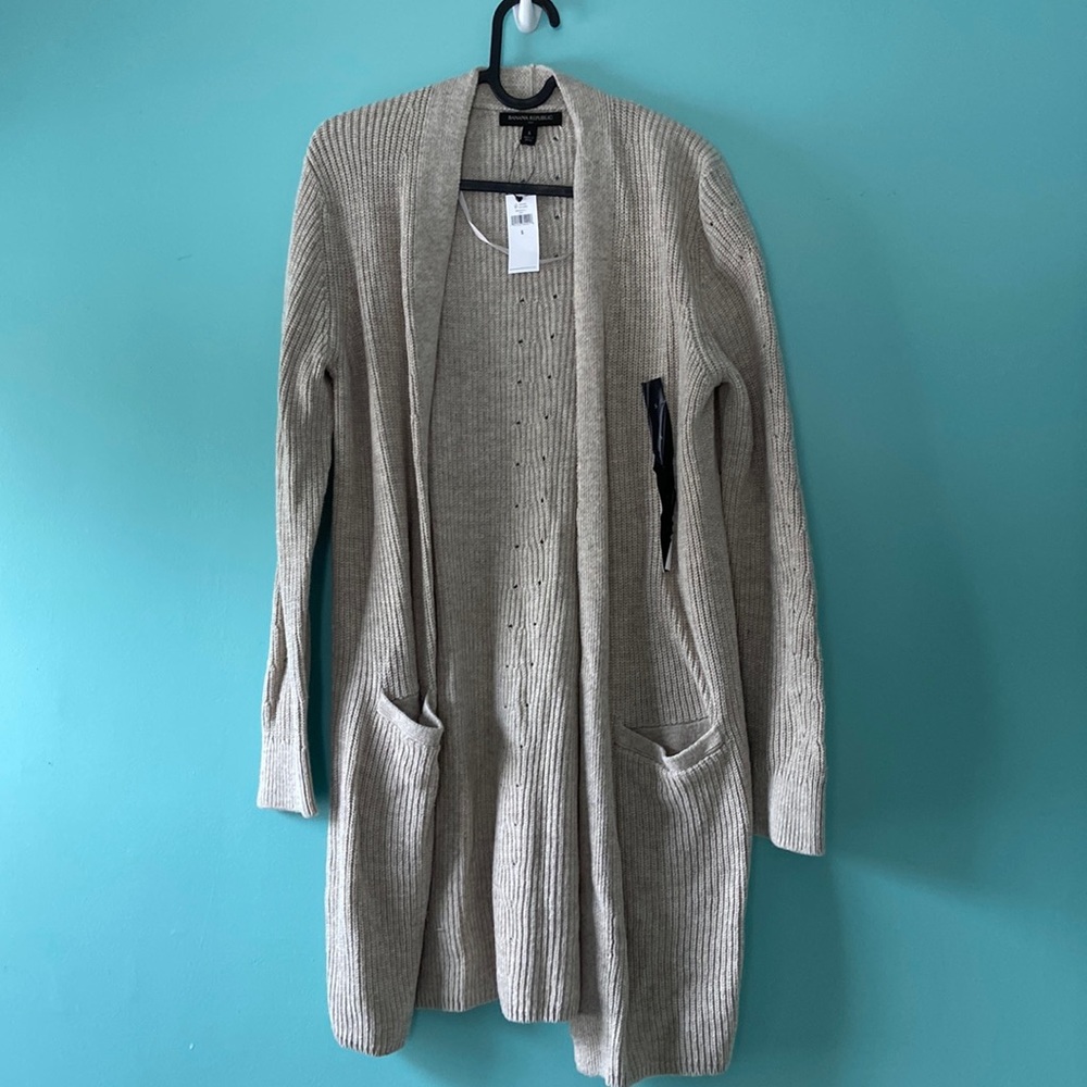 Size small Banana Republic oatmeal open cardigan